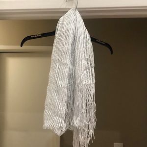 Women’s shawl